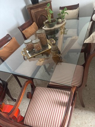 Sillas de comedor de madera y tela