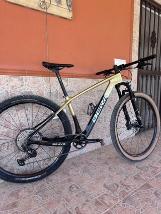 BERRIA BRAVO CARBON GOLD - TALLA S