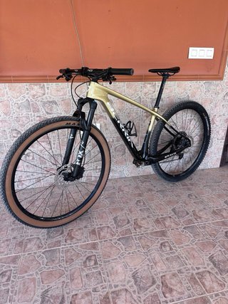 BERRIA BRAVO CARBON GOLD - TALLA S