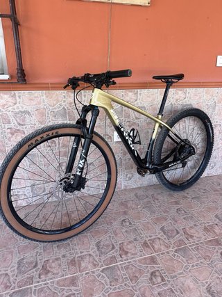 BERRIA BRAVO CARBON GOLD - TALLA S