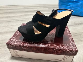 Zapatos de tacon T39