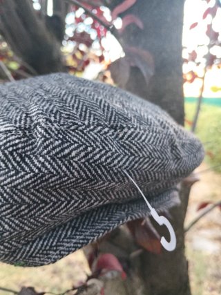 Gorra estilo boina gris y negra