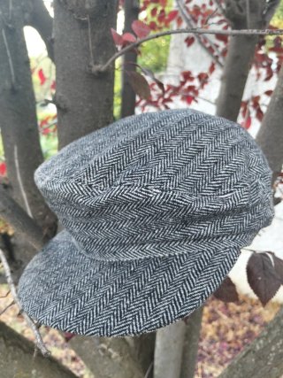 Gorra estilo boina gris y negra
