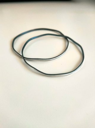 Conjunto de pulseras y pendientes