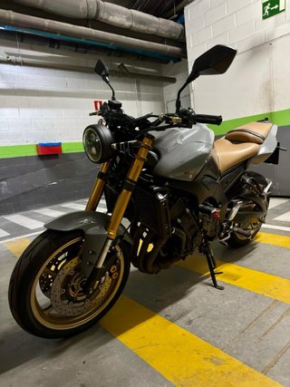 Yamaha FZ8 Naked Gris/Dorado