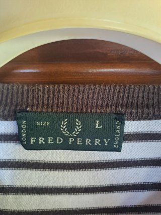 Maglione Fred Perry a righe scollo a V taglia L