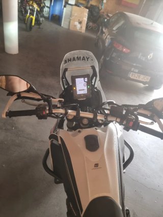 Yamaha Tenere 700 Adventure Roja y Blanca