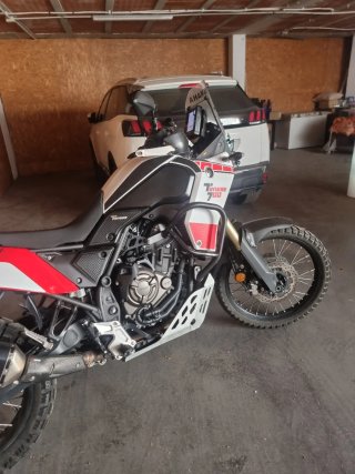 Yamaha Tenere 700 Adventure Roja y Blanca