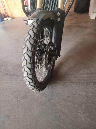 Yamaha Tenere 700 Adventure Roja y Blanca