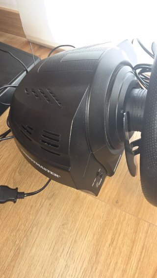 Volante Thrustmaster T300 RS + Pedaliera 3 pedali.