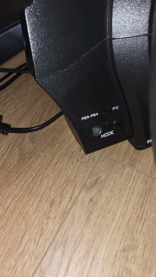 Volante Thrustmaster T300 RS + Pedaliera 3 pedali.