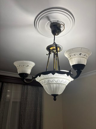 Lámpara colgante de metal y cristal