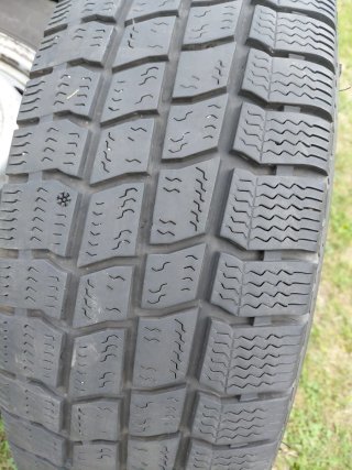 4 Ruedas Invierno 215/75 R16C