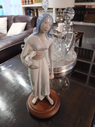 Figura Lladró Mujer con Niño