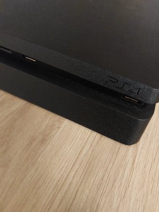 PlayStation 4 Slim 1TB (Versión 12.50)