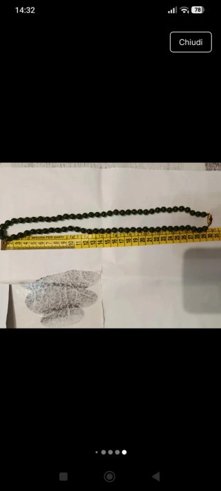 Collana con perle verdi e chiusura oro