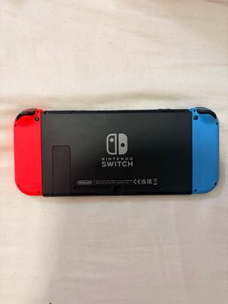 Nintendo Switch + Super Mario Odyssey