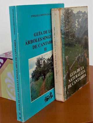 Dos libros:Guias arboles/Guia Naturaleza CANTABRIA