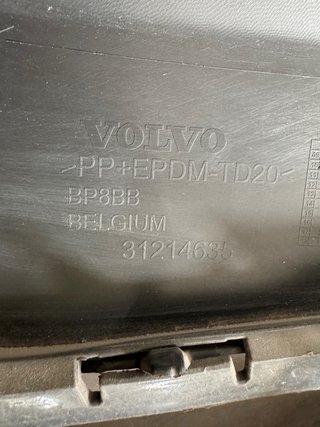 Paragolpes delantero Volvo C30