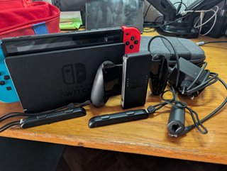 Nintendo Switch Azul y Rojo con Accesorios