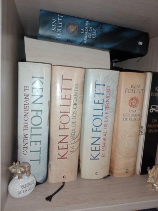 Libros Ildefonso falcones,ken follet y zafron