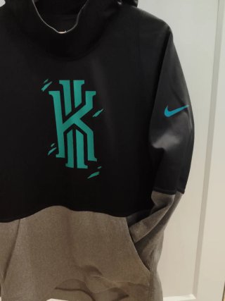 Sudadera Nike con capucha y bolsillo