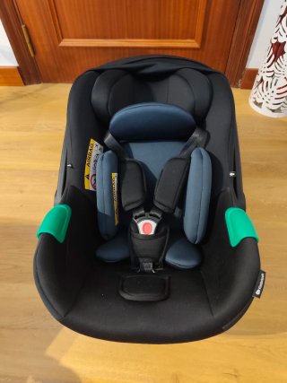 Silla de paseoy silla para coche Kinderkraft.