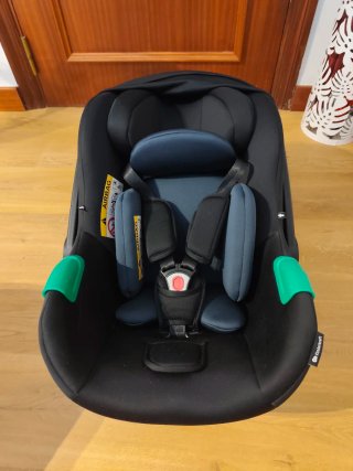 Silla de paseoy silla para coche Kinderkraft.