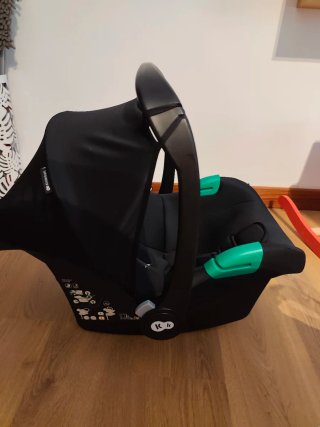 Silla de paseoy silla para coche Kinderkraft.