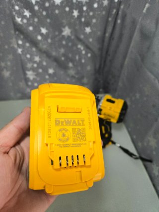 Taladro DeWalt con Batería y Cargador