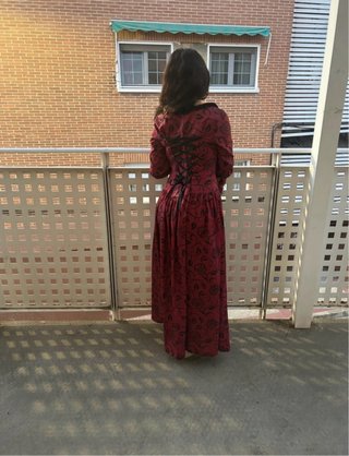 Vestido Época Granate y Negro