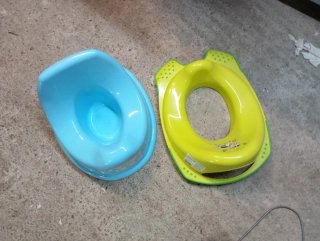Orinal bebé azul y adaptador WC amarillo