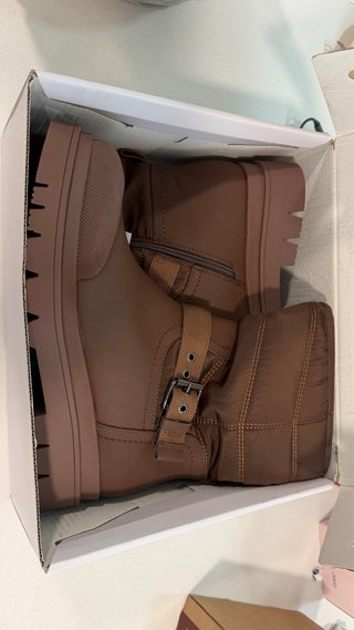 Botas de nieve y sport marrones