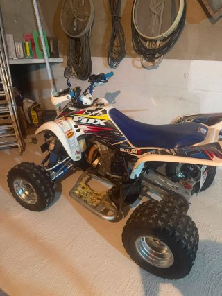 Suzuki Quad 4x4 Blanco y Azul
