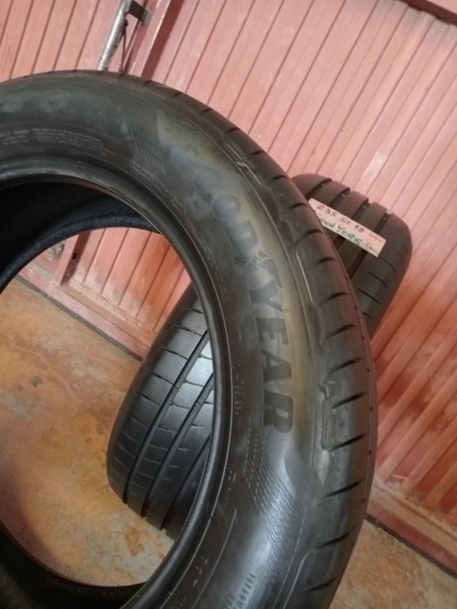 Neumáticos Goodyear 235/55 R18 100V