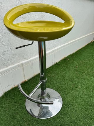 Sgabello da bar verde e argento