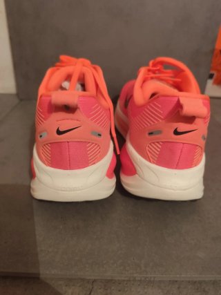 Nike Vomero 18 Talla 44