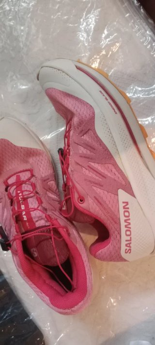 Deportivas Montaña Salomon Mujer. Sin usar