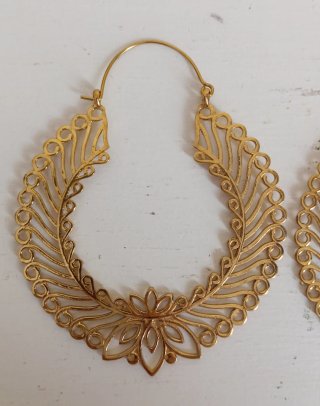 Pendientes dorados mandala flor de loto.