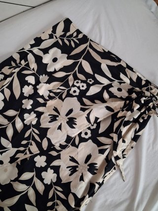 Falda Mango Talla XL Estampada Flores