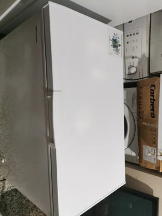 Congelador vertical Hisense