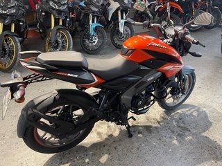 Bajaj 125 NS 2026 - 990 km