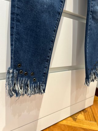 Pantalón vaquero Zara desgastado