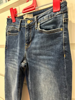 Pantalón vaquero Zara desgastado