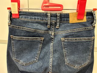 Pantalón vaquero Zara desgastado