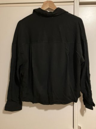 Camisa Bershka negra manga larga Talla M