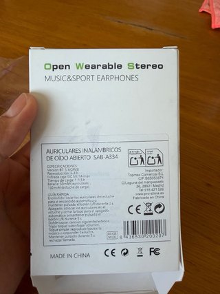 Cascos inalámbricos beige