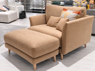 Sillón NUEVO tapizado beige con puf a juego