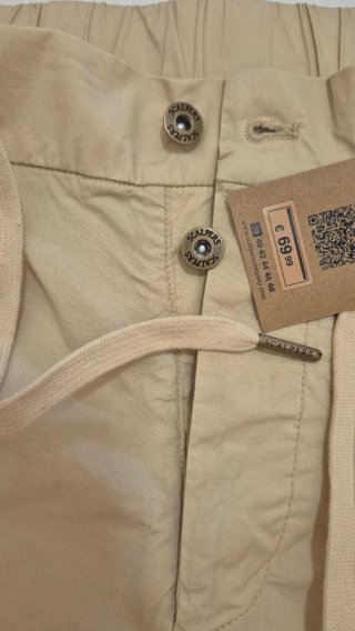 SCALPERS Pantalón corto beige. Sin estrenar.