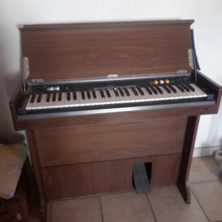 Órgano Yamaha